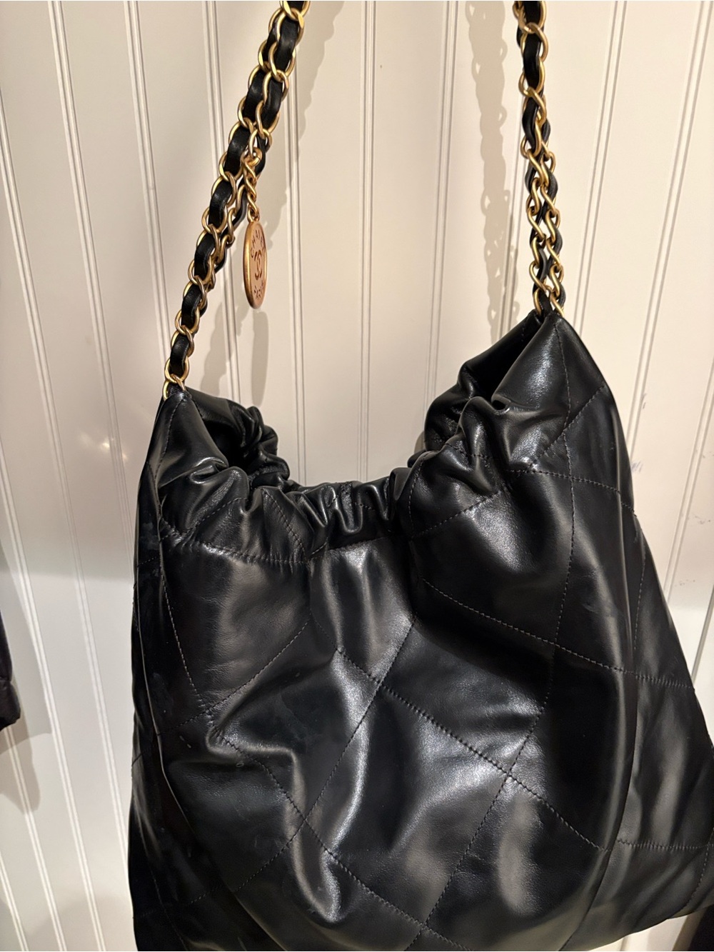 CHANEL Black Quilted Leather Shoulder Bag with Gold-Tone Logo - Picture 3 of 4